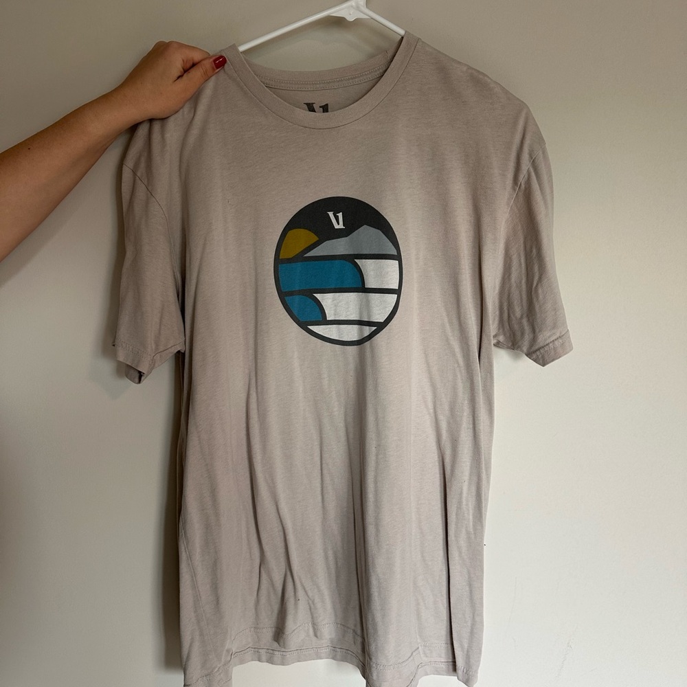 Vuori Men's Gray Graphic T-Shirt